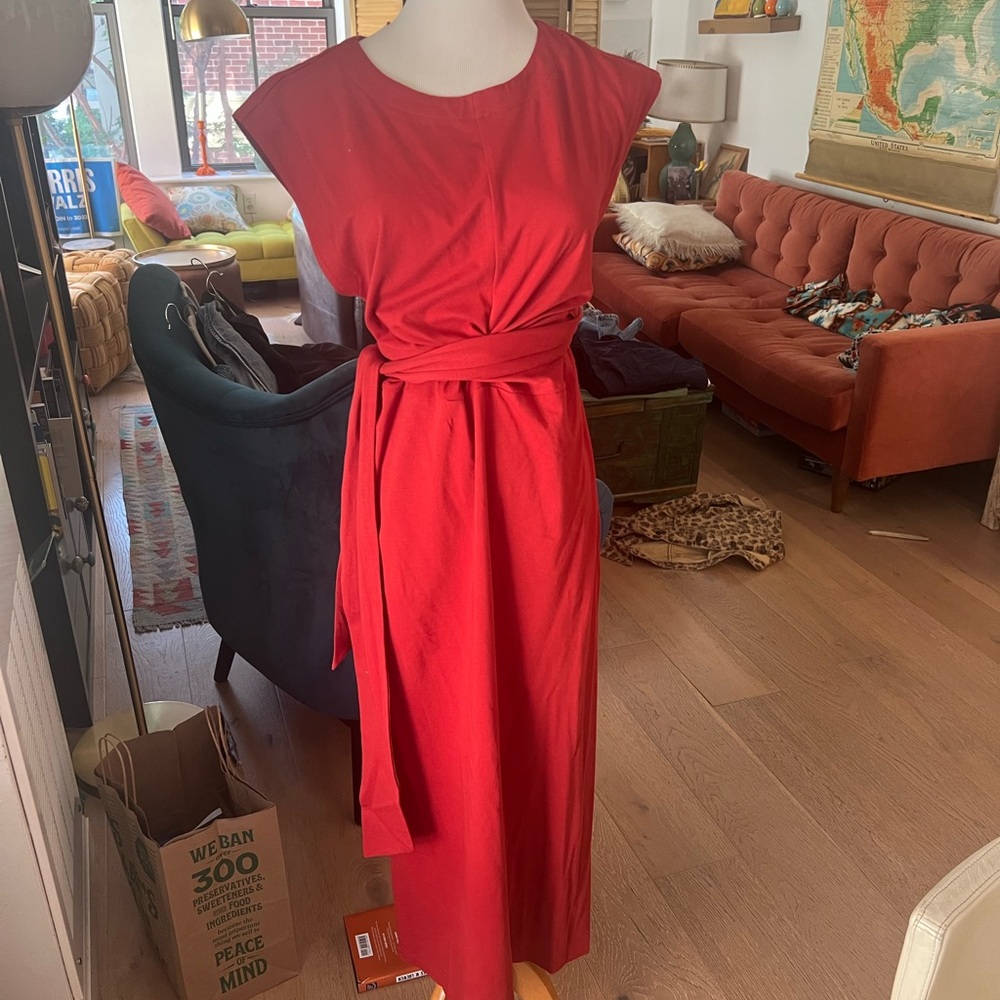 Elegant Red Sleeveless Dress